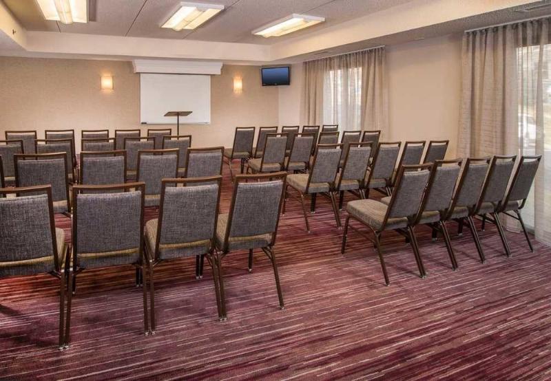 酒店 Courtyard By Marriott Dulles Airport Chantilly