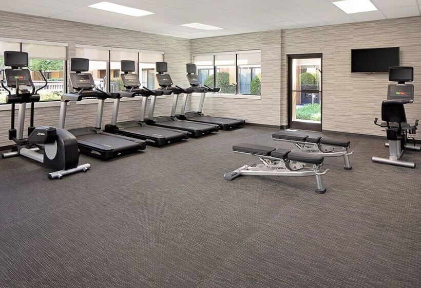 בית מלון כפרי Courtyard Durham Near Duke University/downtown