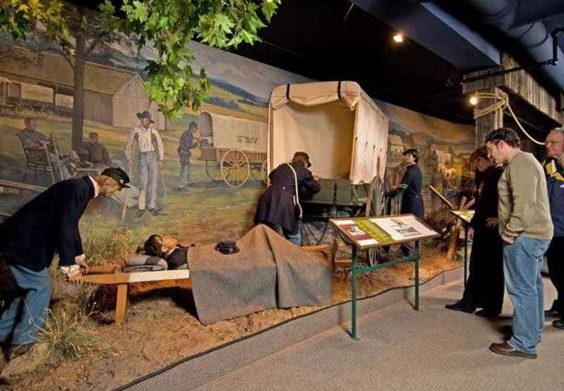 فندق Courtyard By Marriott Frederick