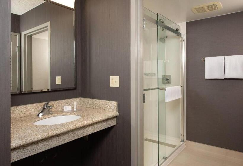 فندق Courtyard By Marriott Frederick