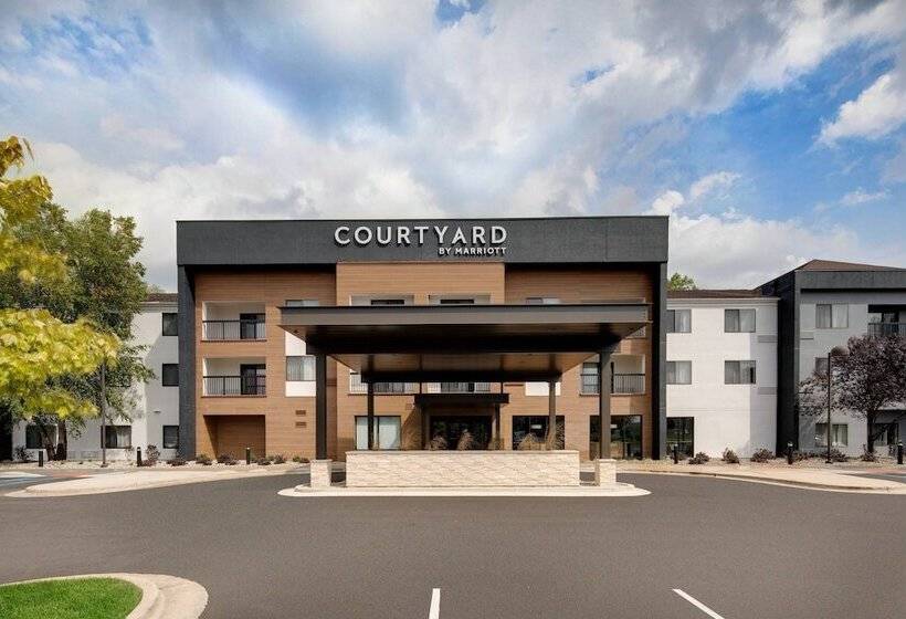 فندق Courtyard Grand Rapids Airport