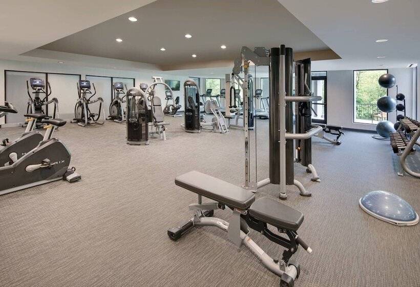 فندق Courtyard Grand Rapids Airport