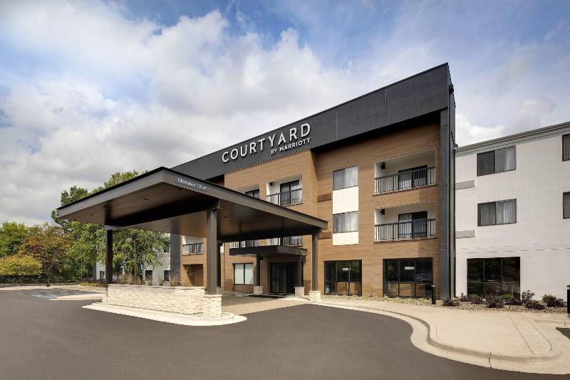 فندق Courtyard Grand Rapids Airport