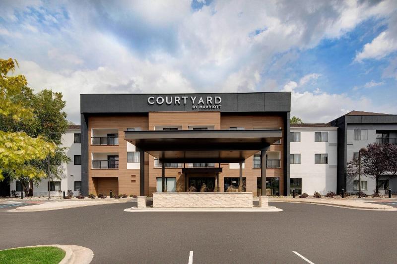 فندق Courtyard Grand Rapids Airport