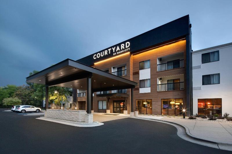 فندق Courtyard Grand Rapids Airport