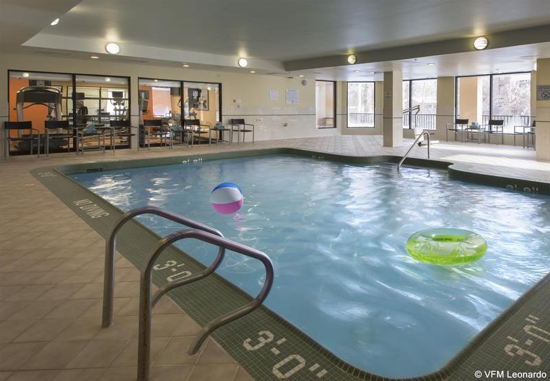 فندق Courtyard Grand Rapids Airport