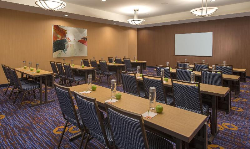 فندق Courtyard Grand Rapids Airport