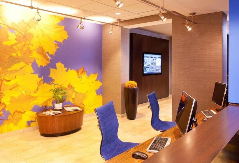 هتل Courtyard Hartford Manchester