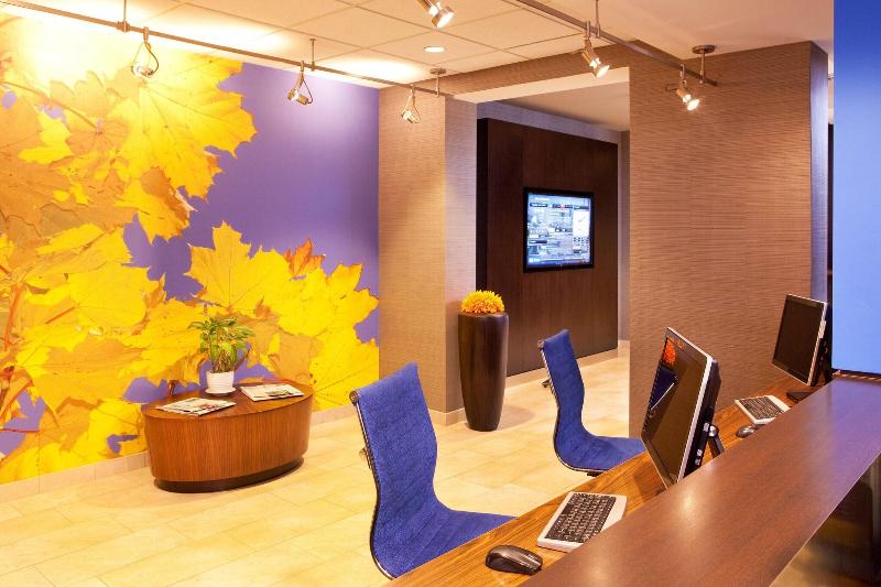 هتل Courtyard Hartford Manchester