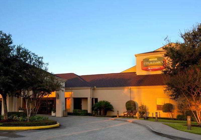 Отель Courtyard By Marriott Houston Hobby Airport