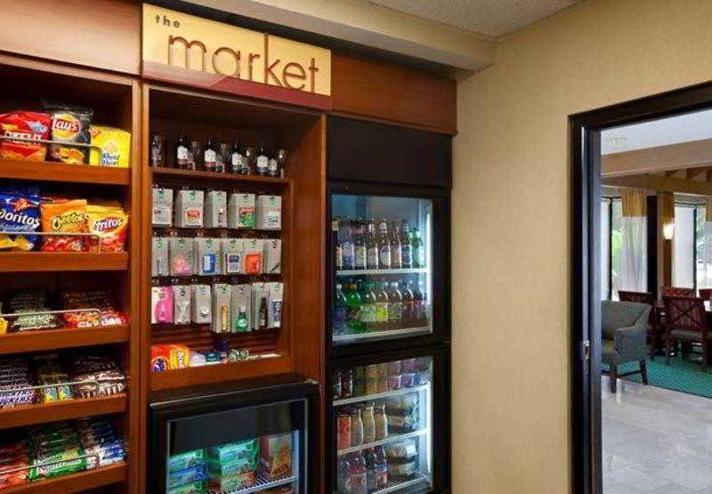 Отель Courtyard By Marriott Houston Hobby Airport