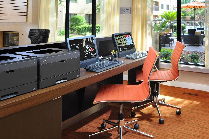 هتل Courtyard By Marriott Houston Hobby Airport