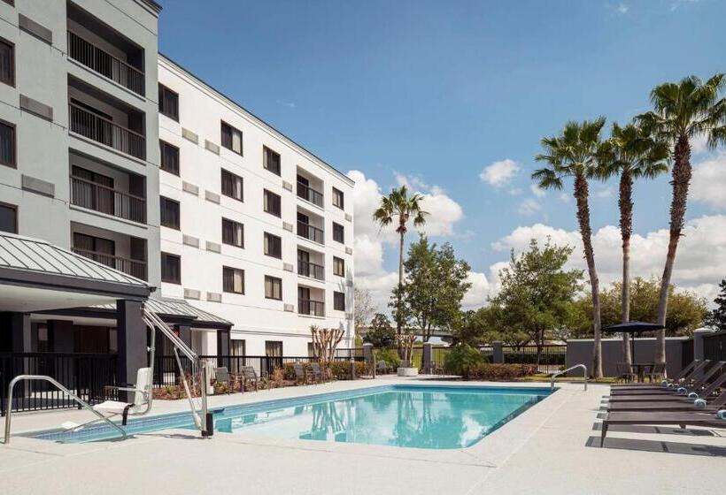 Отель Courtyard Jacksonville Butler Boulevard