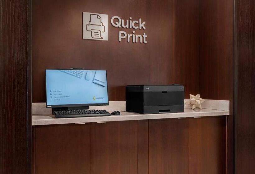 Отель Courtyard Jacksonville Butler Boulevard