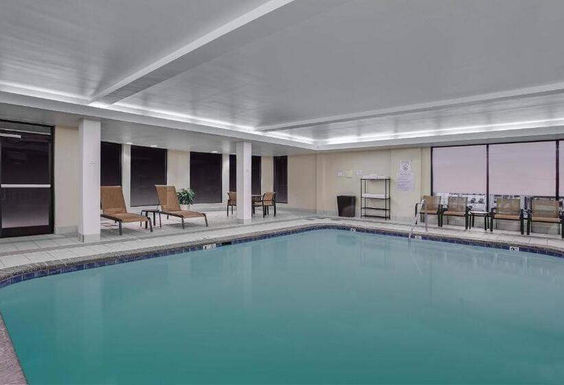 ホテル Courtyard Knoxville Cedar Bluff