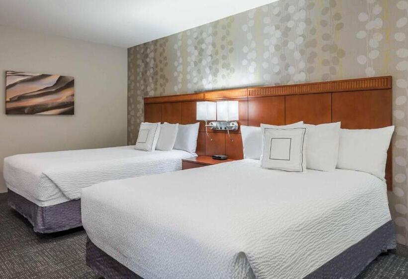 ホテル Courtyard Knoxville Cedar Bluff