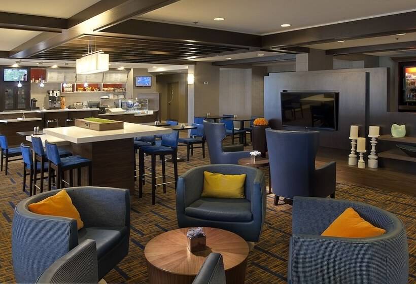 فندق Courtyard By Marriott Kokomo