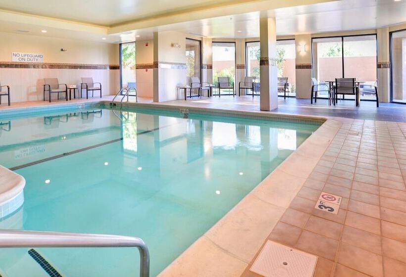 فندق Courtyard By Marriott Kokomo