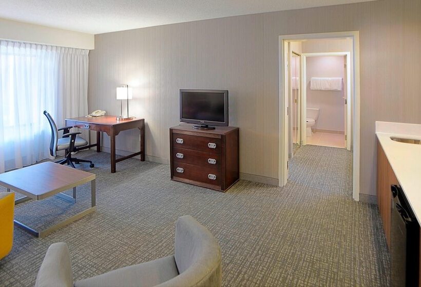 فندق Courtyard By Marriott Kokomo