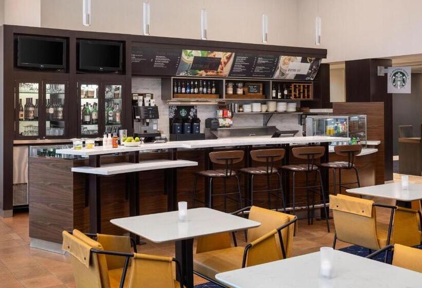 فندق Courtyard La Crosse Downtown/mississippi Riverfront