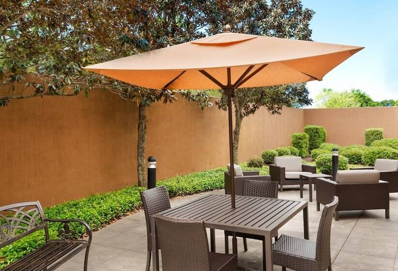 هتل Courtyard Lafayette Airport