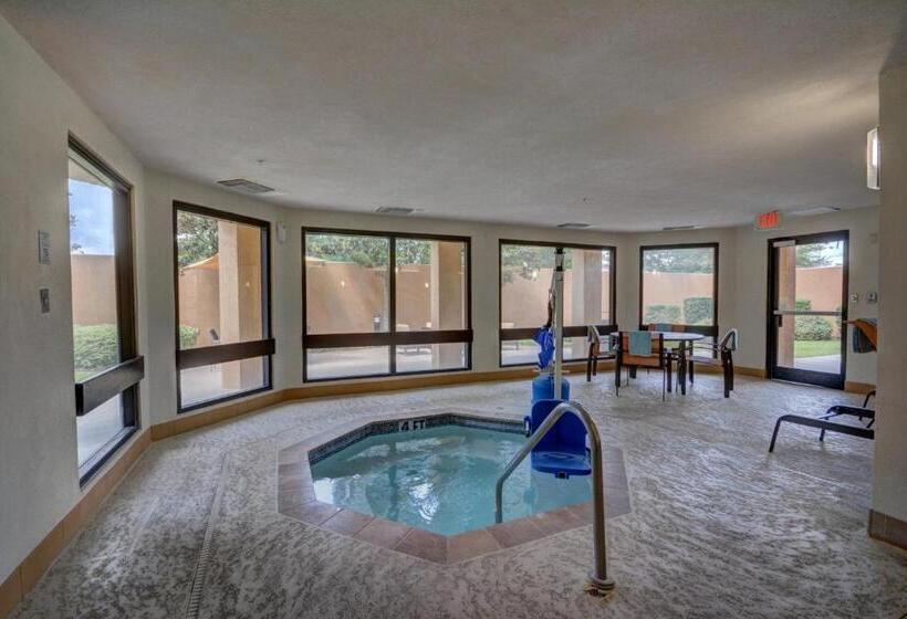 هتل Courtyard Lafayette Airport