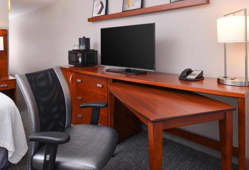 فندق Courtyard Laredo