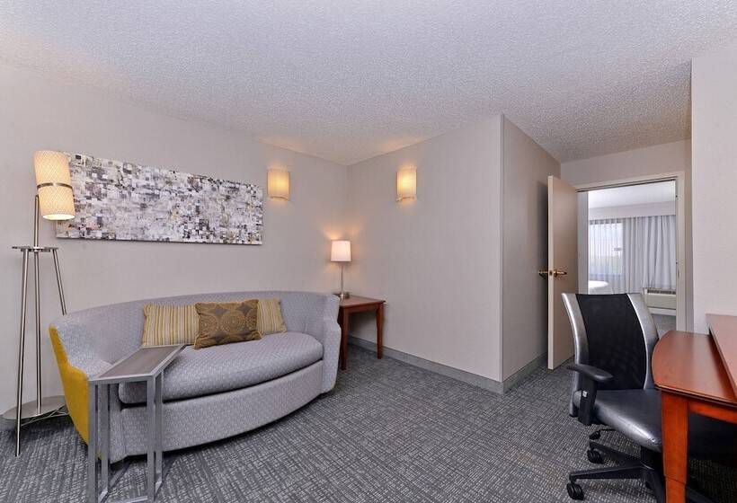 هتل Courtyard Laredo