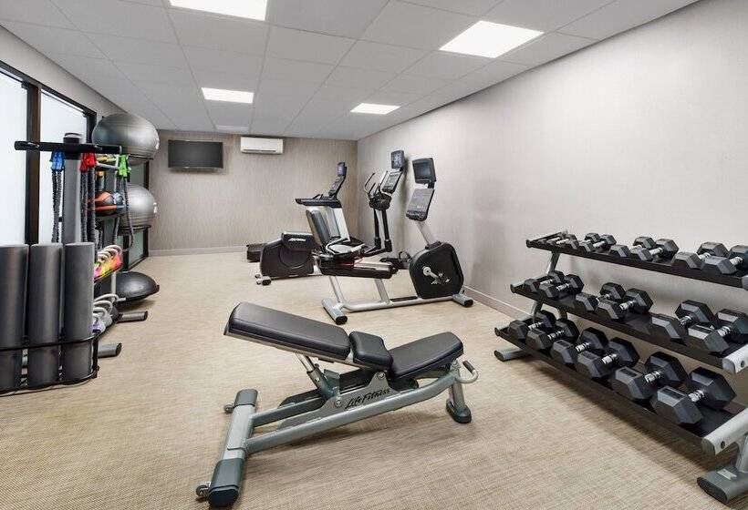 هتل Courtyard Manchesterboston Regional Airport