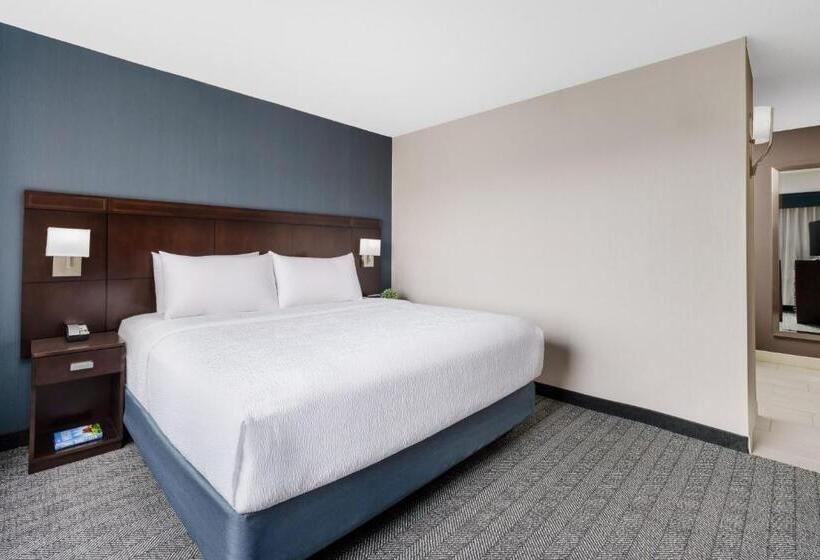 هتل Courtyard Manchesterboston Regional Airport