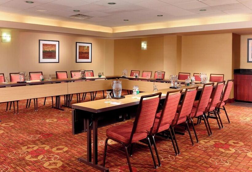 هتل Courtyard By Marriott Nashville Downtown