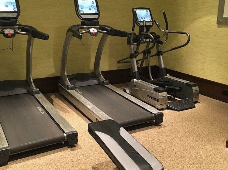 فندق Courtyard By Marriott Newburgh Stewart Airport