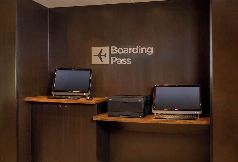 ホテル Courtyard By Marriott North Charleston Airport Coliseum