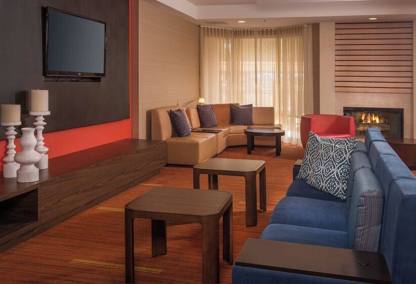 ホテル Courtyard By Marriott North Charleston Airport Coliseum