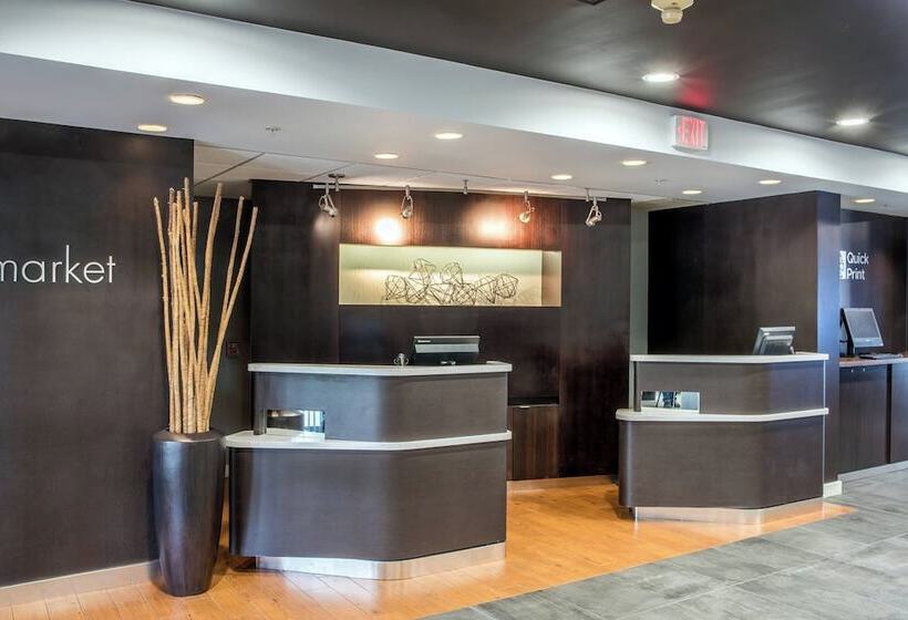 Отель Courtyard By Marriott Norwich