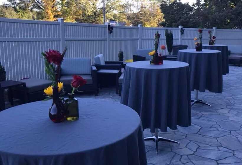 Отель Courtyard By Marriott Norwich