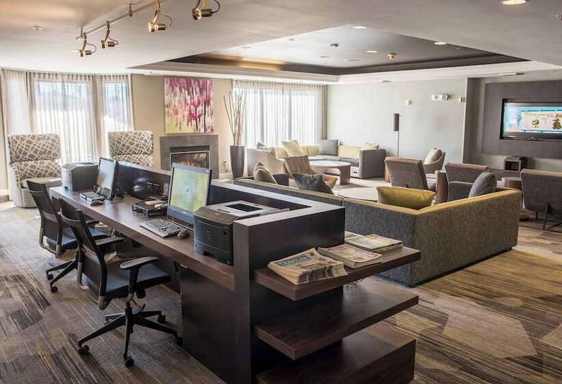 Отель Courtyard By Marriott Norwich