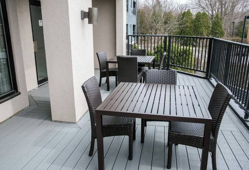 Отель Courtyard By Marriott Norwich