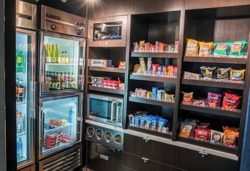 Отель Courtyard By Marriott Norwich