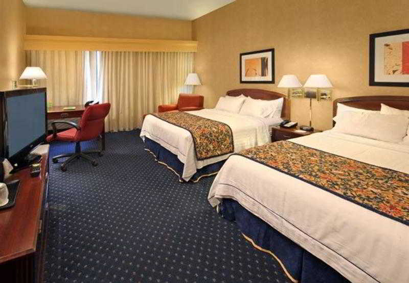 Отель Courtyard By Marriott Norwich