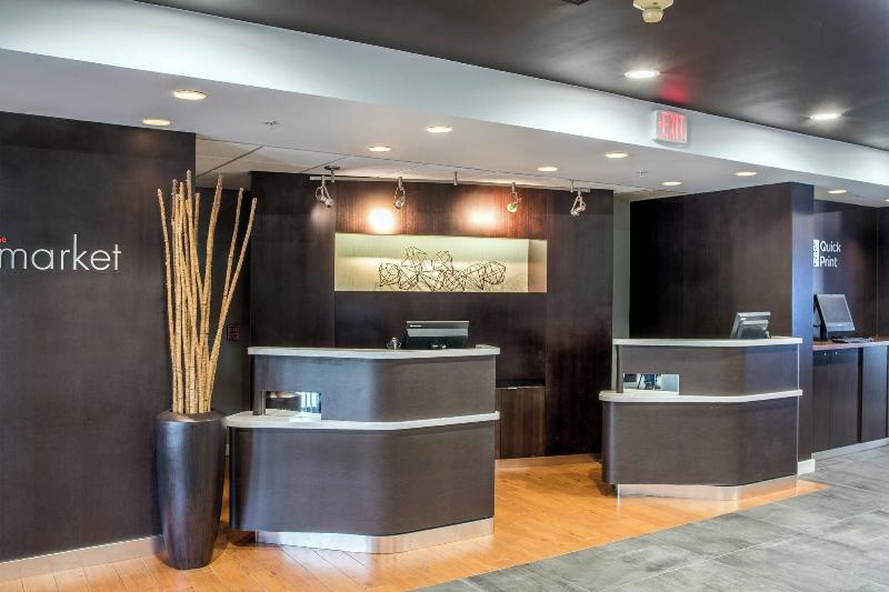 Отель Courtyard By Marriott Norwich