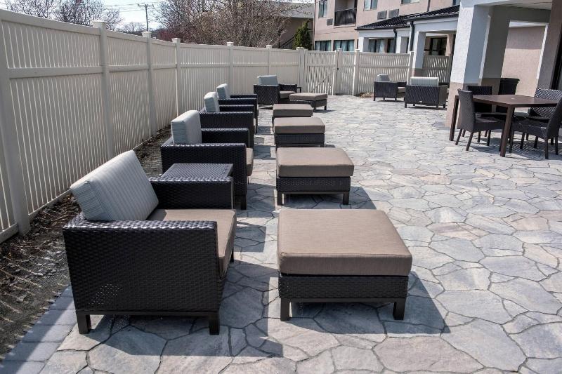 Отель Courtyard By Marriott Norwich