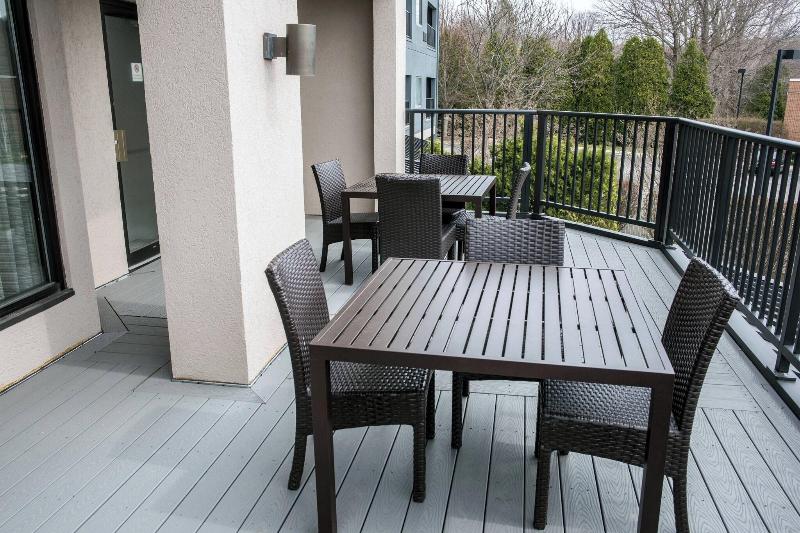 Отель Courtyard By Marriott Norwich