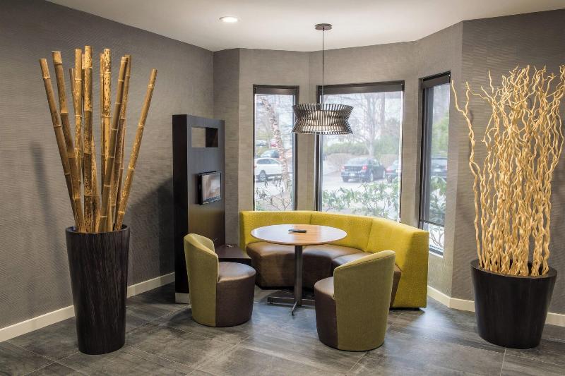 Отель Courtyard By Marriott Norwich