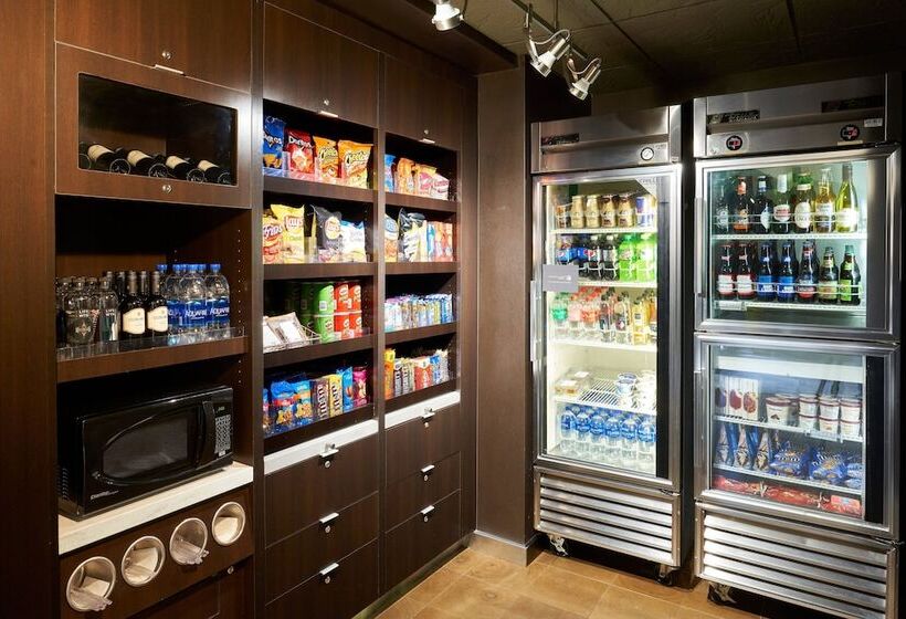 Отель Courtyard By Marriott Orlando Airport