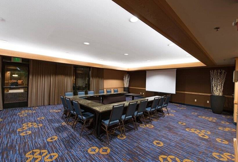 Отель Courtyard Palm Desert