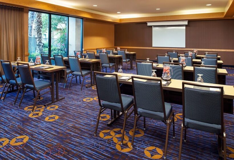 Отель Courtyard Palm Desert