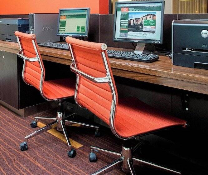 فندق Courtyard By Marriott Peoria