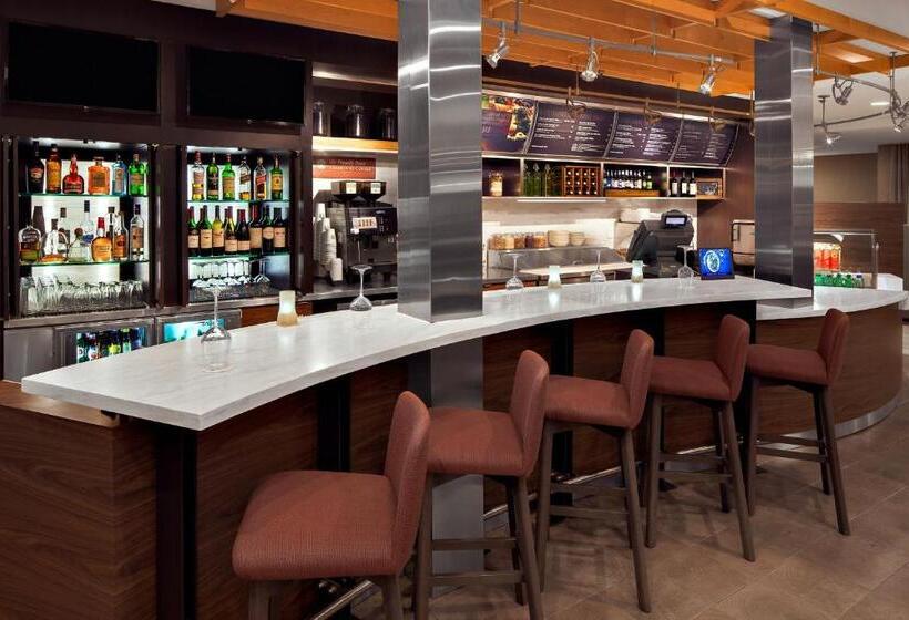 호텔 Courtyard By Marriott Pittsburgh Airport