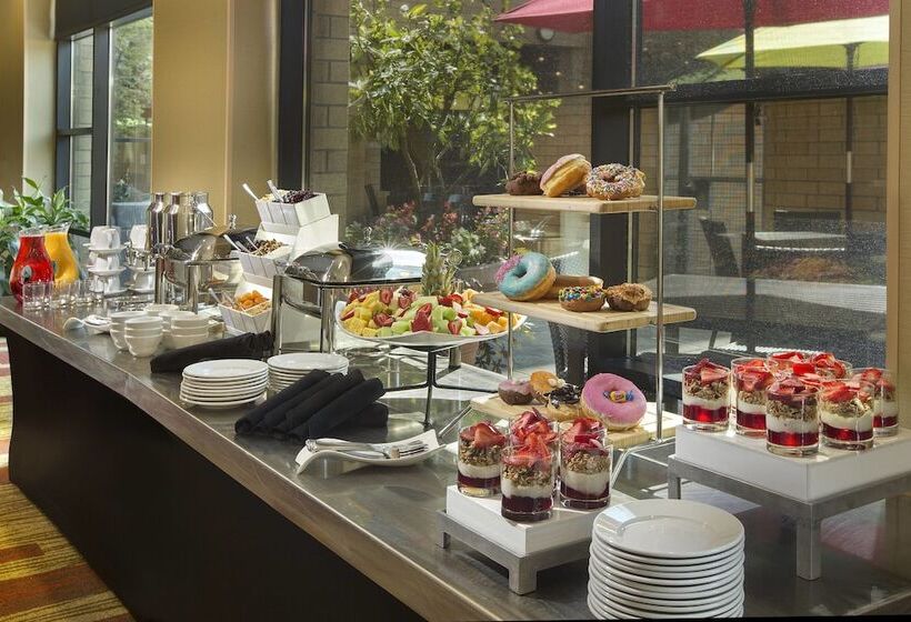 בית מלון כפרי Courtyard Portland Downtown/convention Center